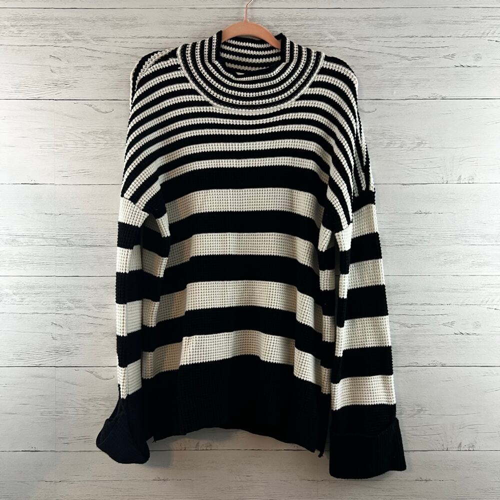Cyrus Black and White Chunky Knit Mock Neck Sweater Size L